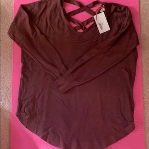 3/4 length sleeve shirt